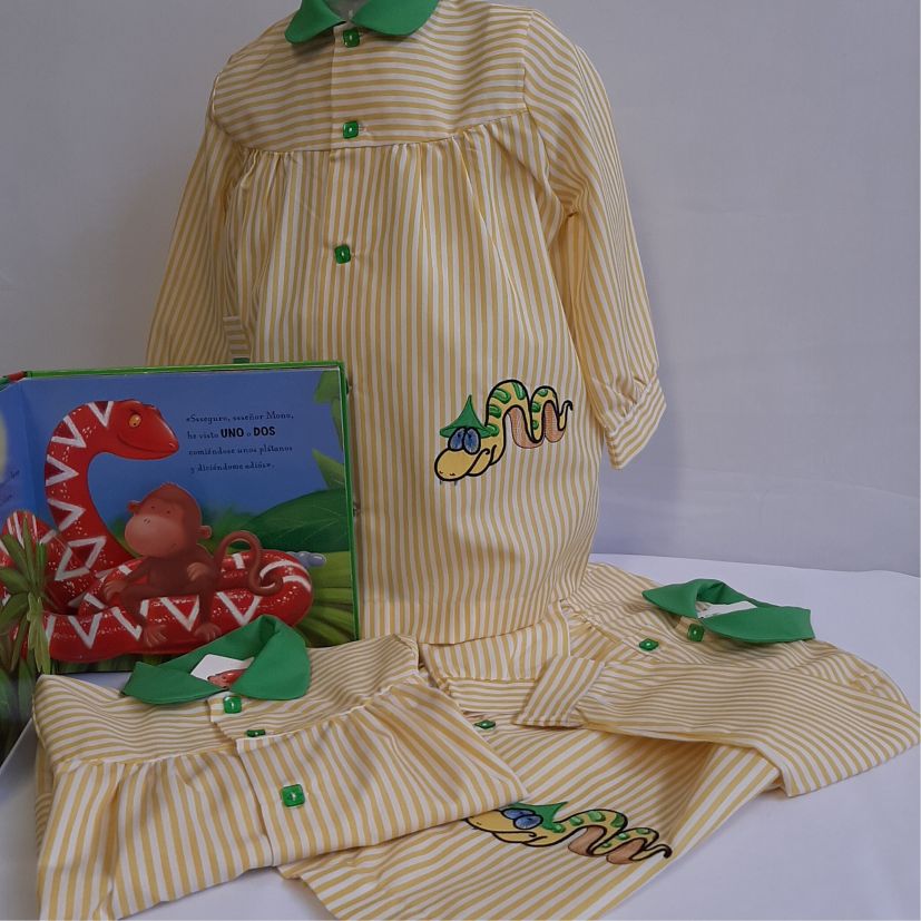 babi escolar amarillo y blanco con estampado