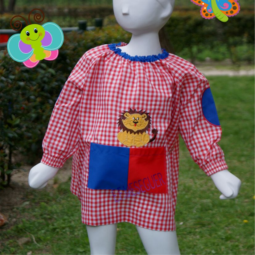 babi escolar rojo y blanco con estampado