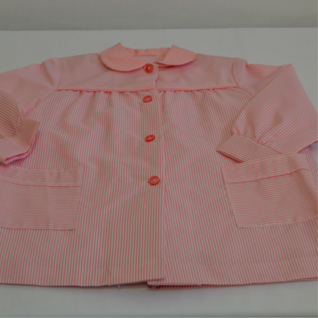 uniforme de colegio rojo