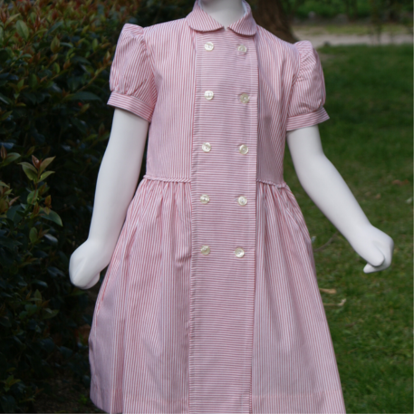 uniforme de colegial rosa y blanco