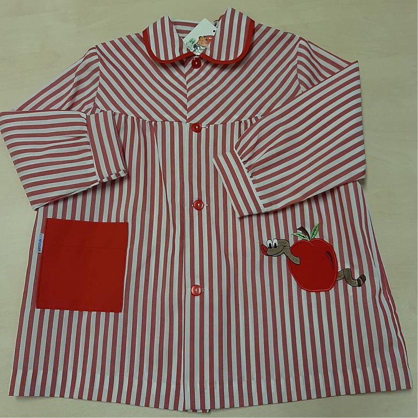 babi rojo con estampado